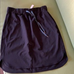 Lululemon black skirt size 6